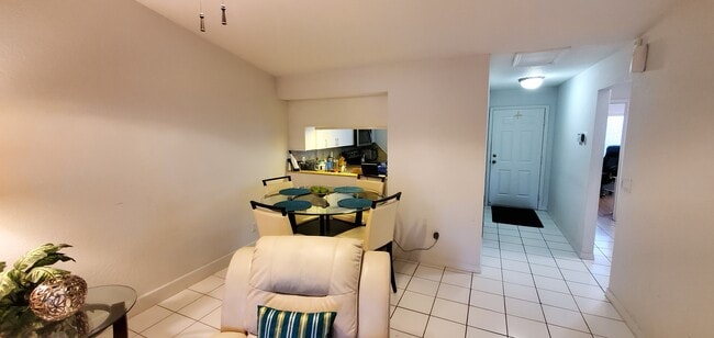 Building Photo - 5106 Gainesville Dr