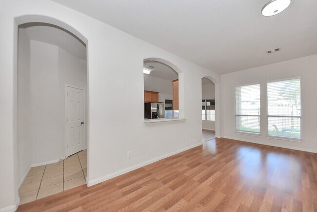 Building Photo - 8719 Sailing Dr