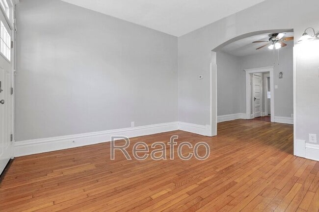 Building Photo - 1458 Bryden Rd