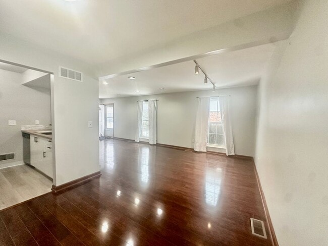 Building Photo - Open-Concept 3BR Condo with Finished Basement in Canton