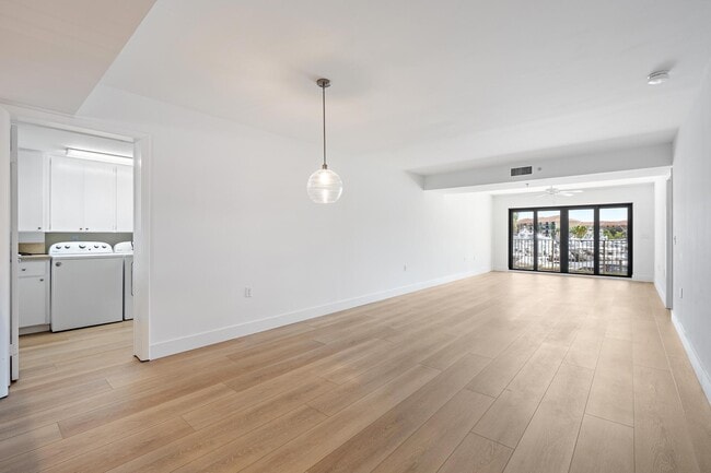 Building Photo - 1501 Marina Isle Way