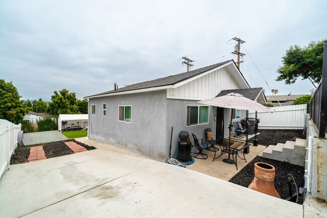 Building Photo - 619 S 30th St