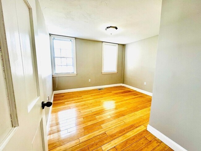 Building Photo - 199 Andover St