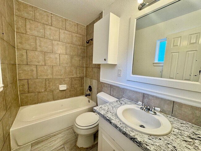 Building Photo - 602 Lovett Ave