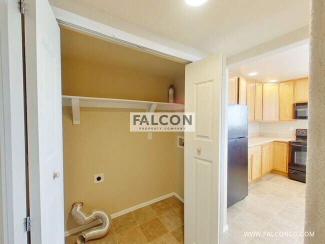 Building Photo - 7573 Duck Hawk Pl