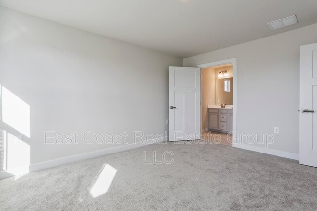 Building Photo - 329 Bookers Ct