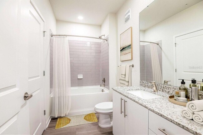 Building Photo - 1311 Elan Dr