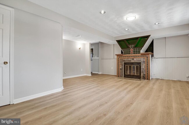 Building Photo - 2308 Wagon Wheel Ct