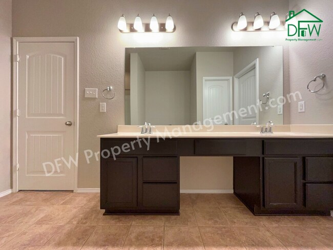 Building Photo - Spacious 4-Bedroom Home for Lease in Kelle...