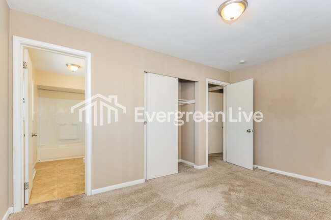 Building Photo - 804 Fallveiw Ave