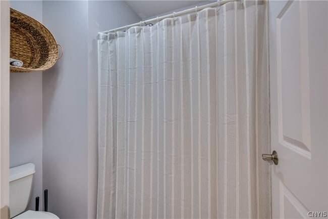 Building Photo - 117 MillCreek Ln