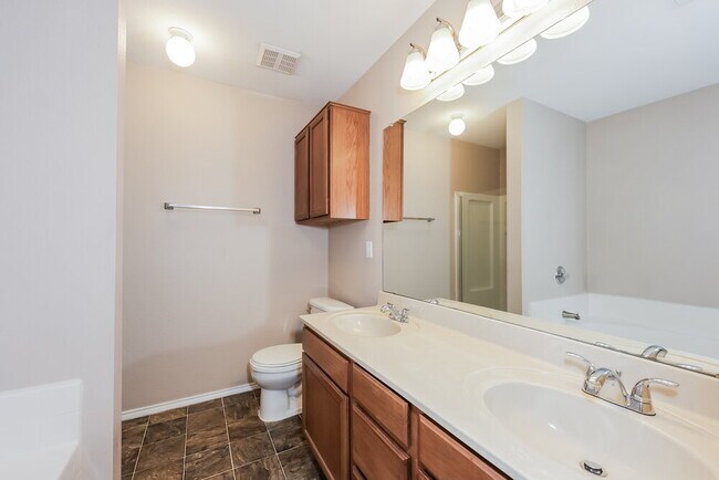 Building Photo - 509 Covent Garden Pl