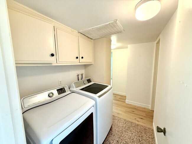 Building Photo - 1301 S Atlantic Blvd