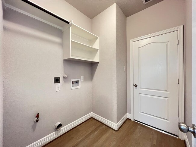 Building Photo - 3214 Aster Mdw Wy