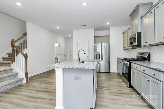 Building Photo - 3649 Secrest Lndg