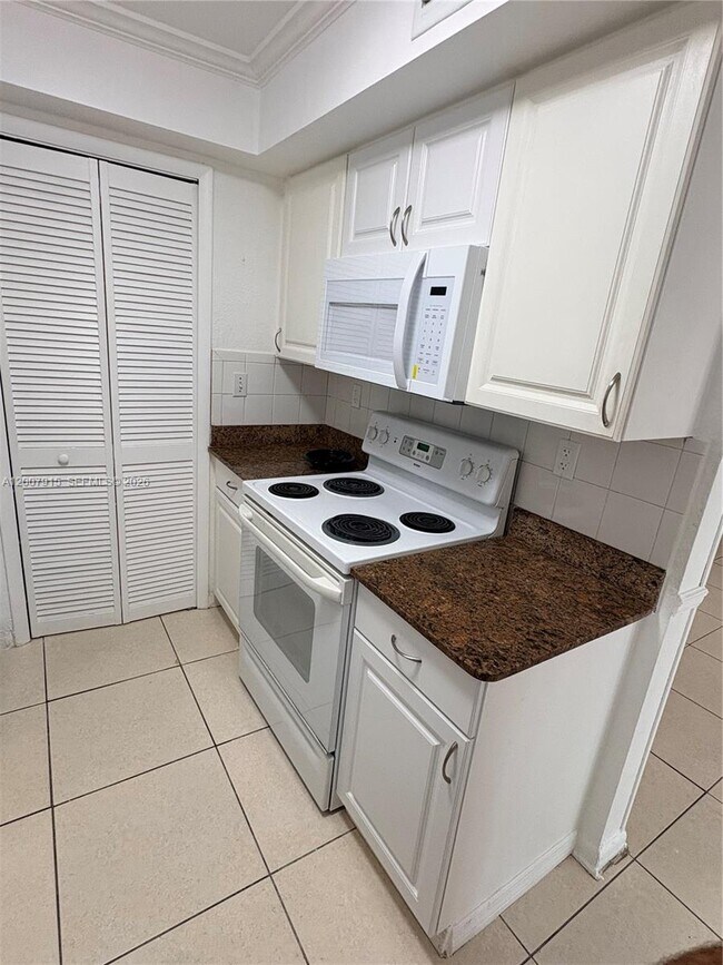 Building Photo - 17600 NW 68th Ave