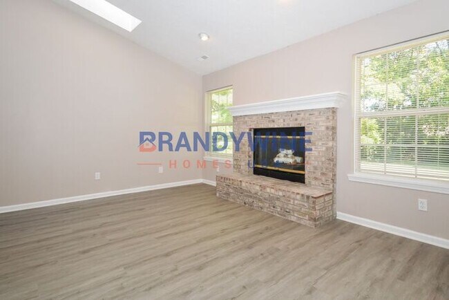 Building Photo - $500 OFF 1st Month’s Rent! No Application ...