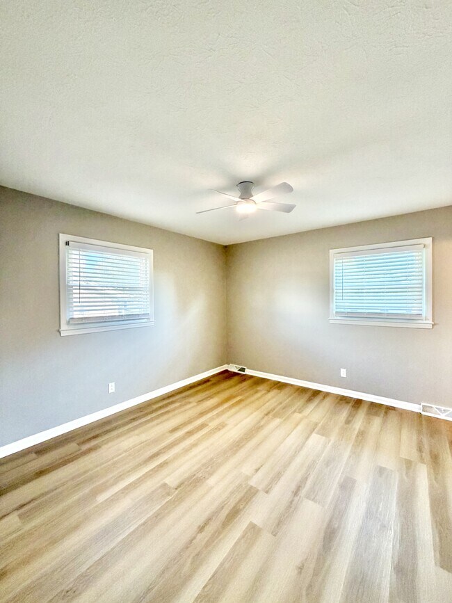Building Photo - 520 Cricklewood Dr