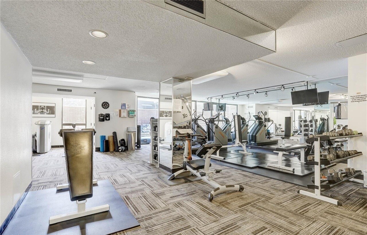 Building Photo - 1020 15th St