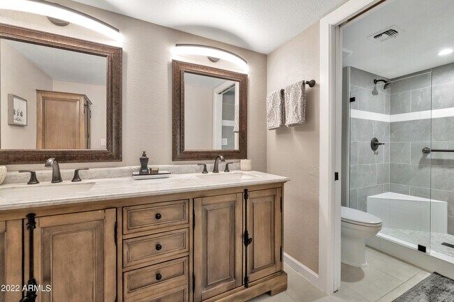 Building Photo - 5136 N 31st Pl