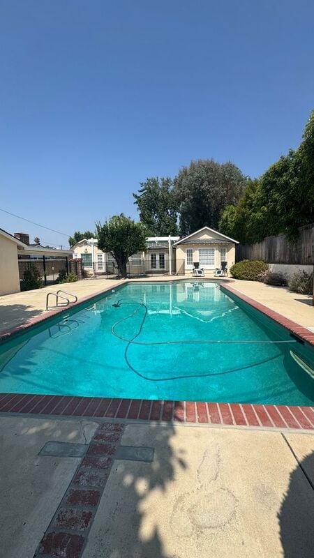 Building Photo - 8204 Calmada Ave