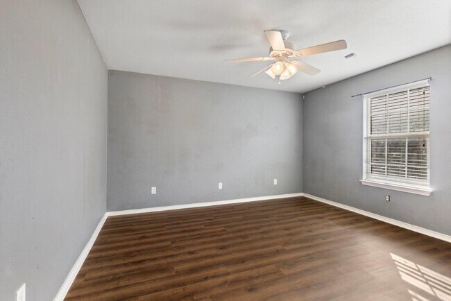 Building Photo - 3212 Oriental Ave