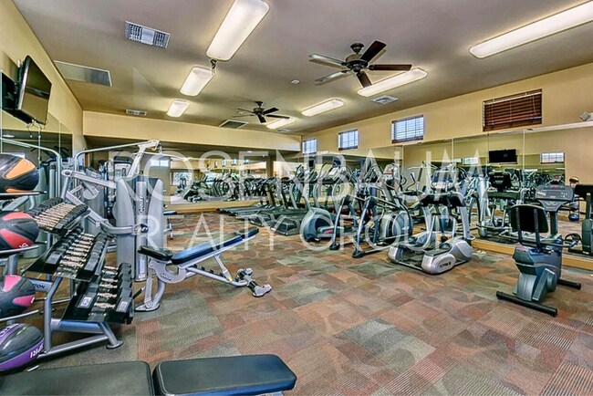 Building Photo - 8190 N Turning Leaf Dr