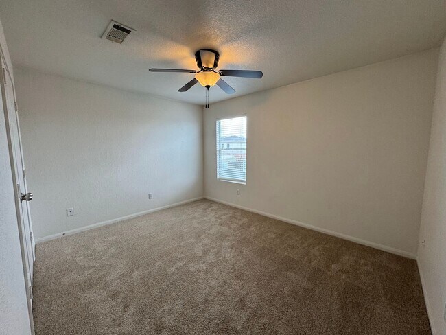 Building Photo - 4-Bedroom House for Rent in Killeen