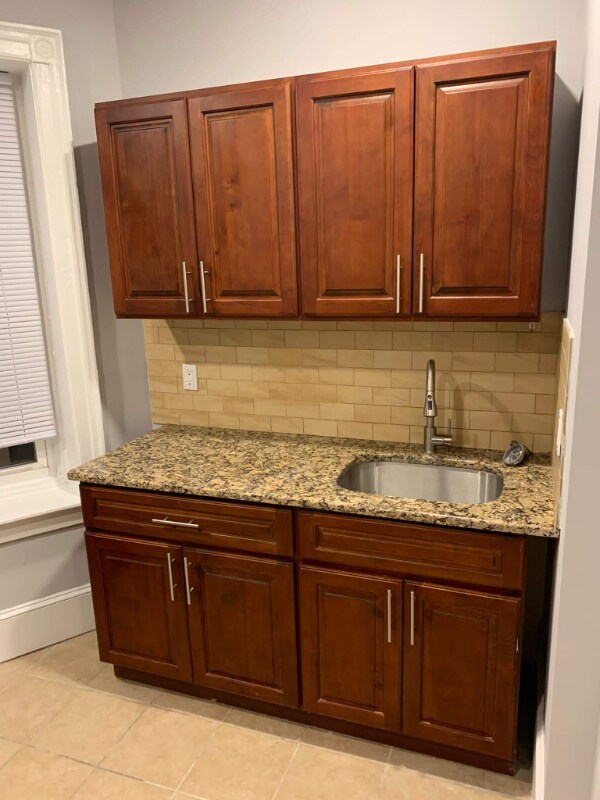 Building Photo - 530 King St