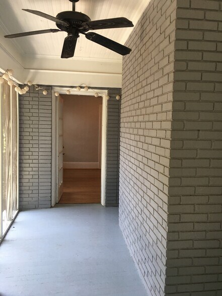 Building Photo - 395 8th St NE