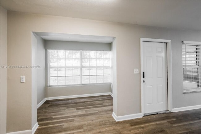 Building Photo - 6212 NW 15th Ct