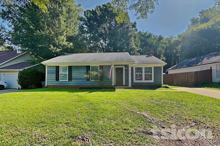 Building Photo - 2104 David Earl Dr