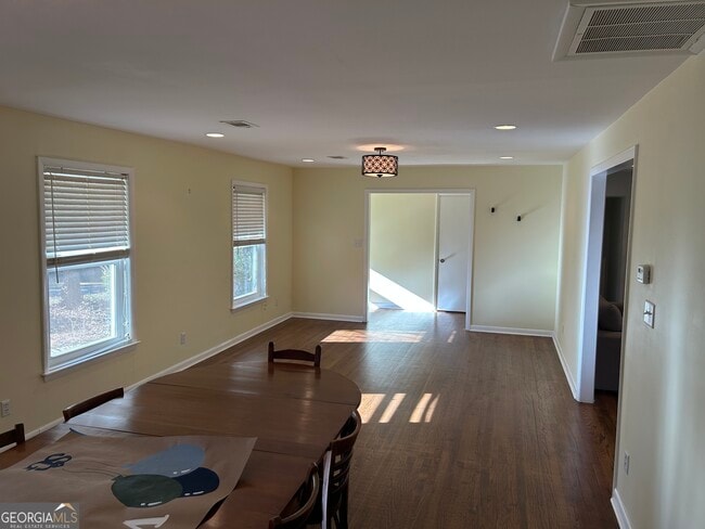 Building Photo - 116 Colonial Dr