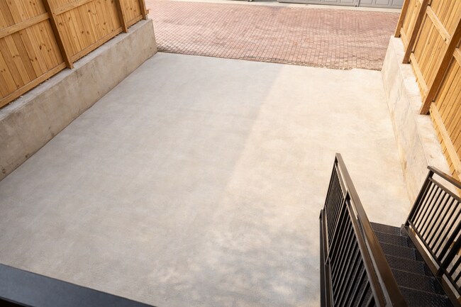 Building Photo - 727 Quebec Place NW