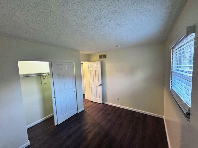 Building Photo - 4925 Godown Rd