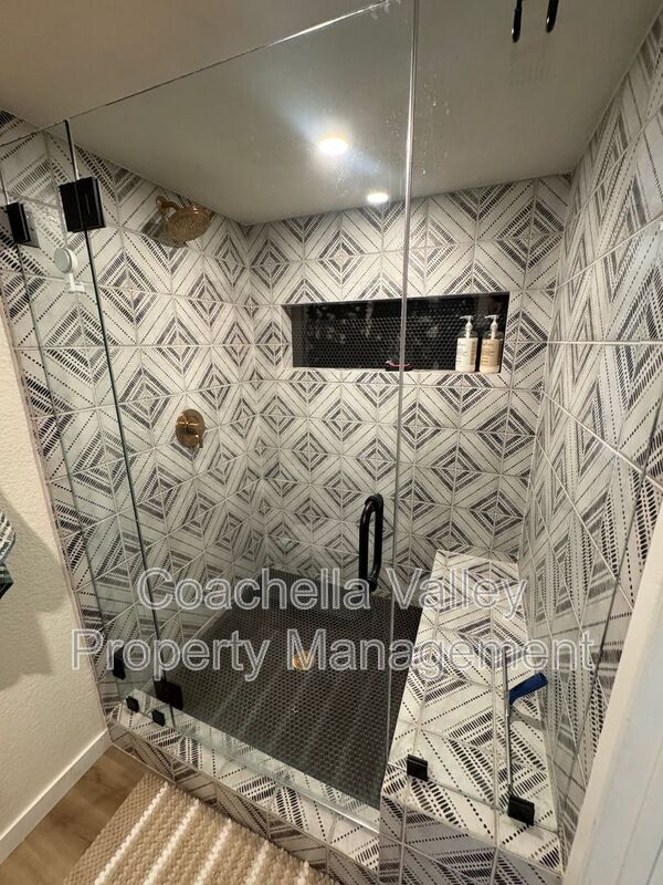 Building Photo - 77739 Woodhaven Dr S