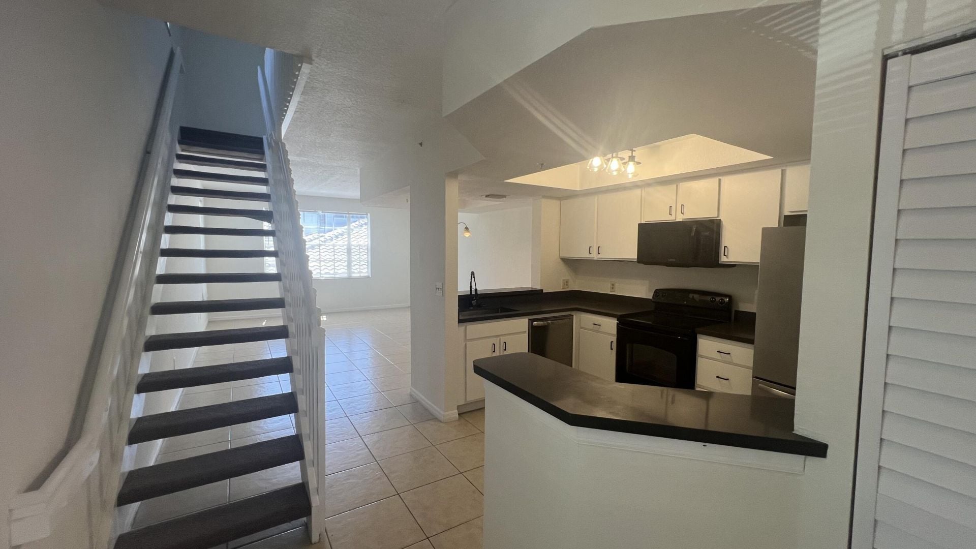 Building Photo - 735 SW 148th Ave