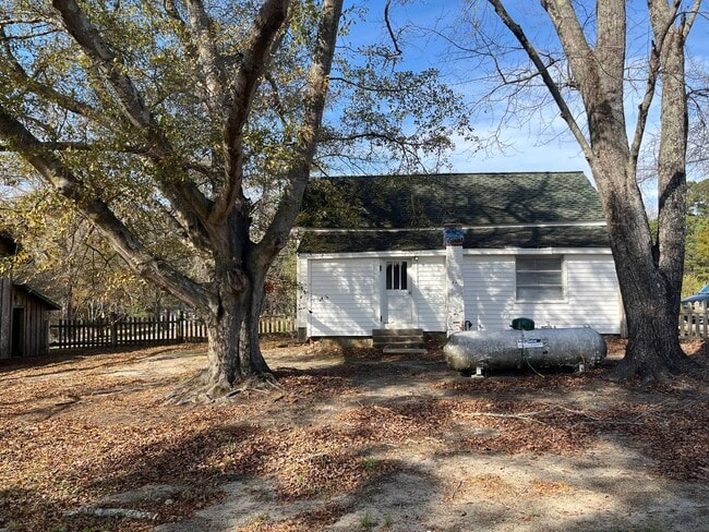 Building Photo - 2124 Old Milburnie Rd