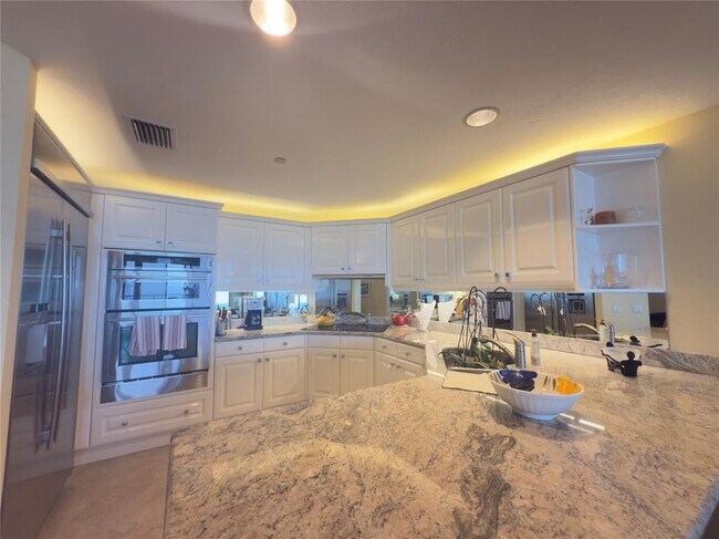 Building Photo - 800 Ocean Dr