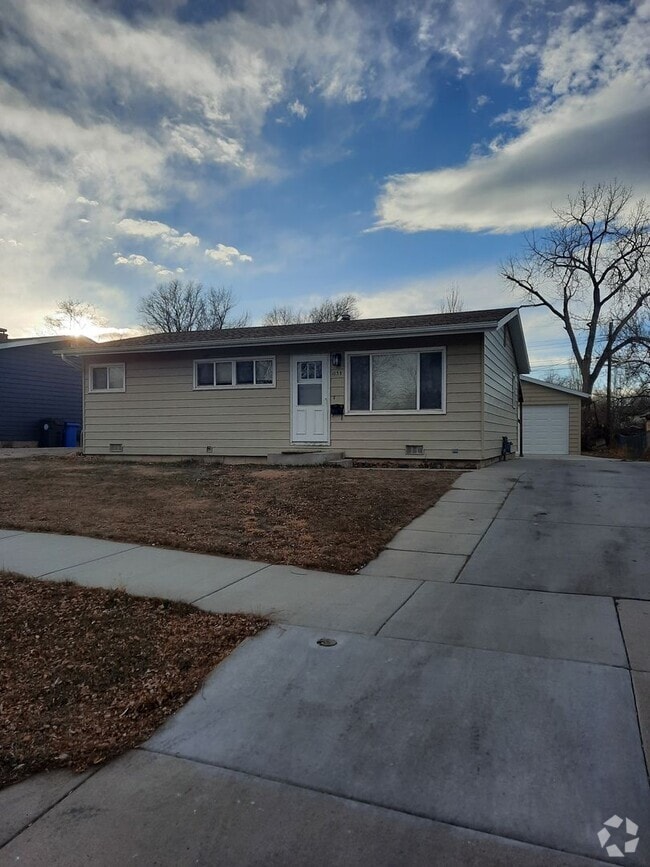 Building Photo - 3 BEDROOM | 1 BATH | RANCH STYLE HOME | SOUTH