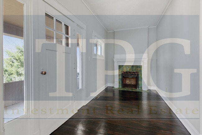 Building Photo - 573 S Crescent Ave