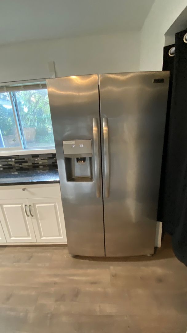 Building Photo - Spectacular Lakeview Home ~ 3 Bed or 2 Bed...
