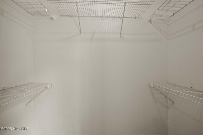Building Photo - 105 Wedgewood Dr