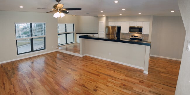 Building Photo - 6723 Eastridge Dr