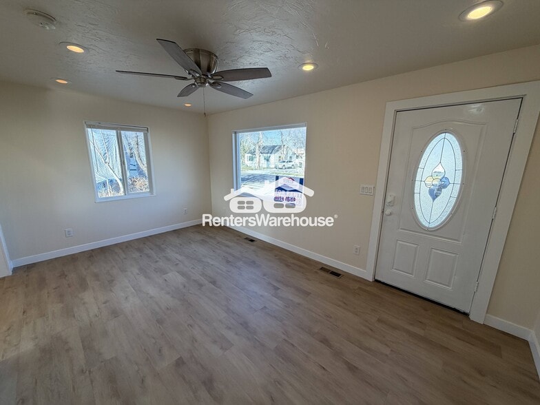 Building Photo - 318 E Oakland Ave