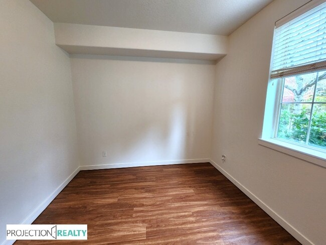 Building Photo - 8061 NE Rockne Way