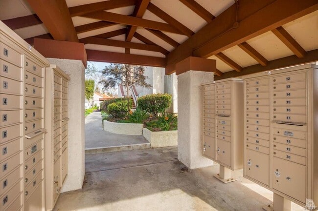 Building Photo - 1706 Sinaloa Rd
