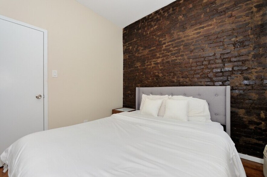 Building Photo - 348 E 34th St