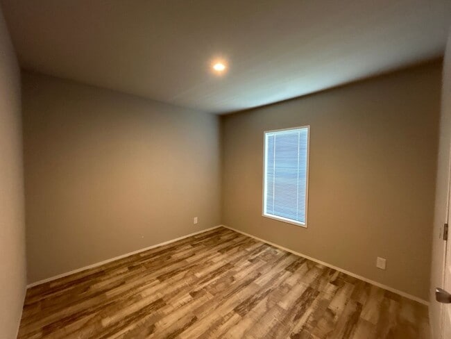 Building Photo - 223 SE 8th St