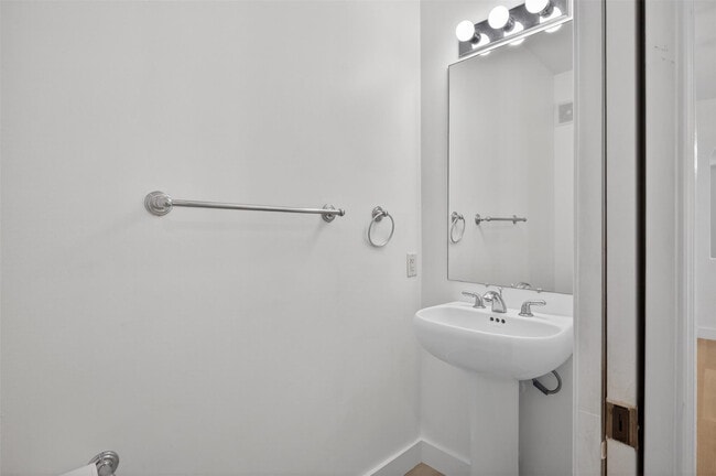 Building Photo - 2678 Center Ct Dr